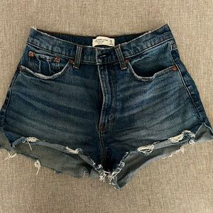 A&F High Rise Mom Short (Curve Love)